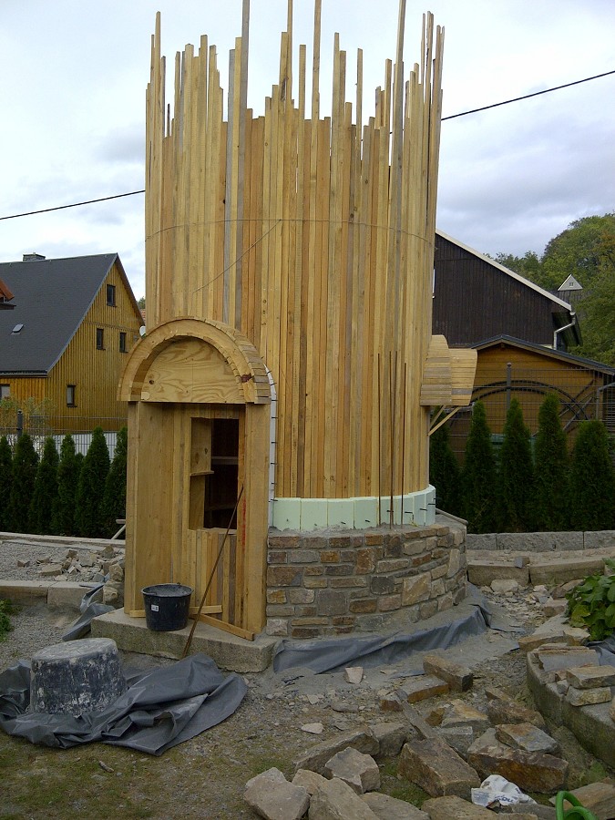Erstellung eines runden Turmes als Gartenhaus