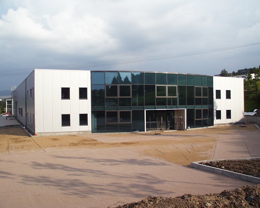Neubau Industriehalle mit Bürokomplex in Schwarzenberg