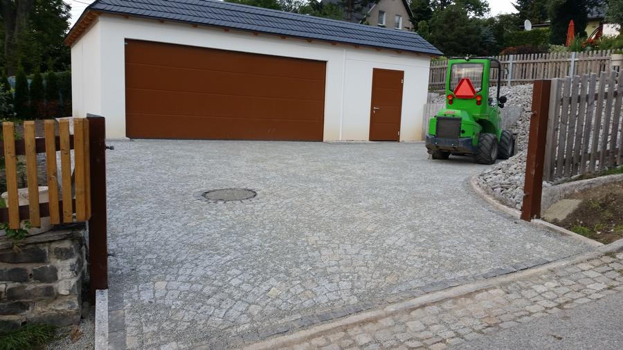 Gestaltung Einfahrten und Wege in Granit in Bernsbach 2015