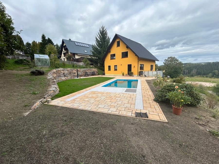 Neugestelung Außenanlage + Pool in Bermsgrün