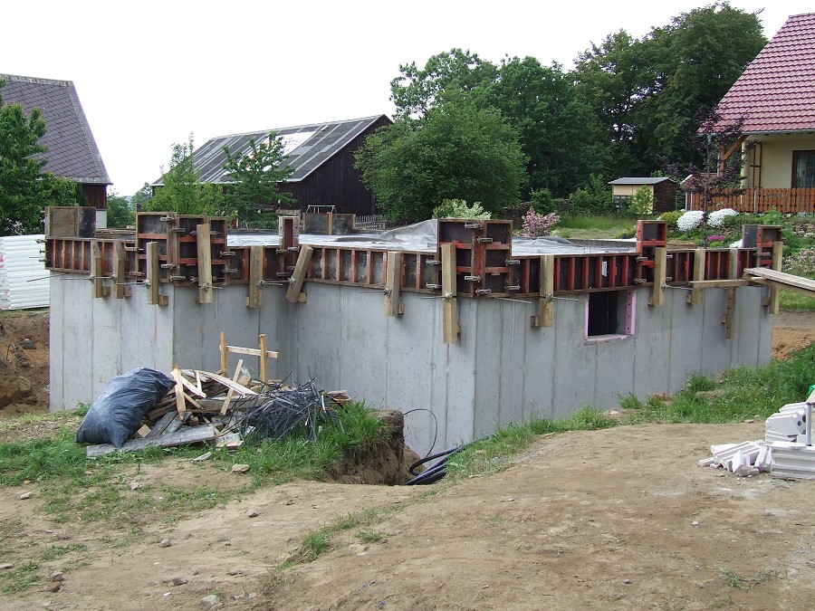 Betonkeller für Fertigteilhaus bei Dresden